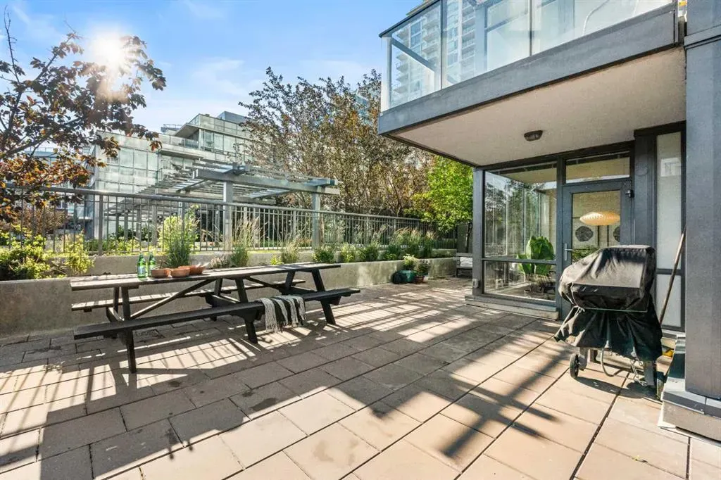 128 2 Street SW, #102