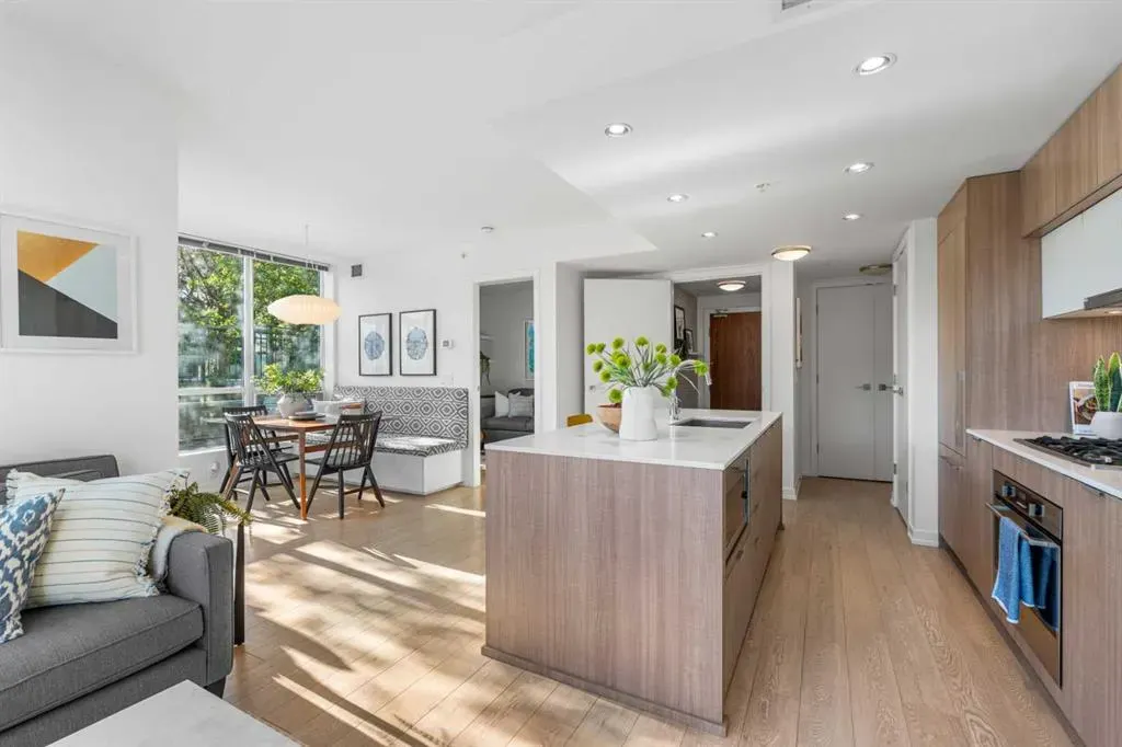 128 2 Street SW, #102
