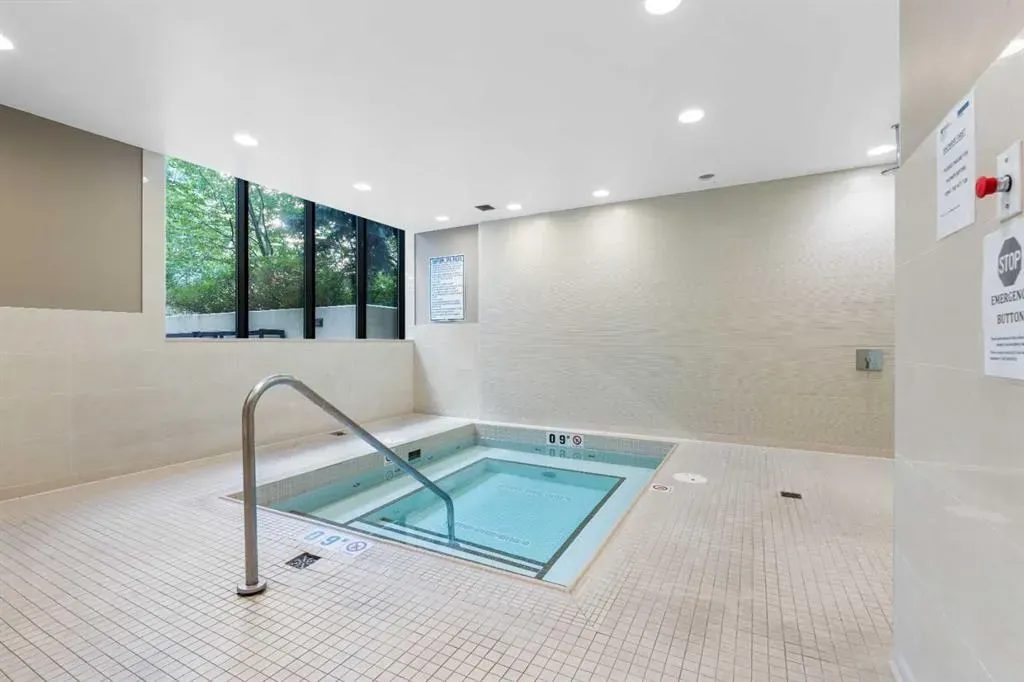 128 2 Street SW, #102
