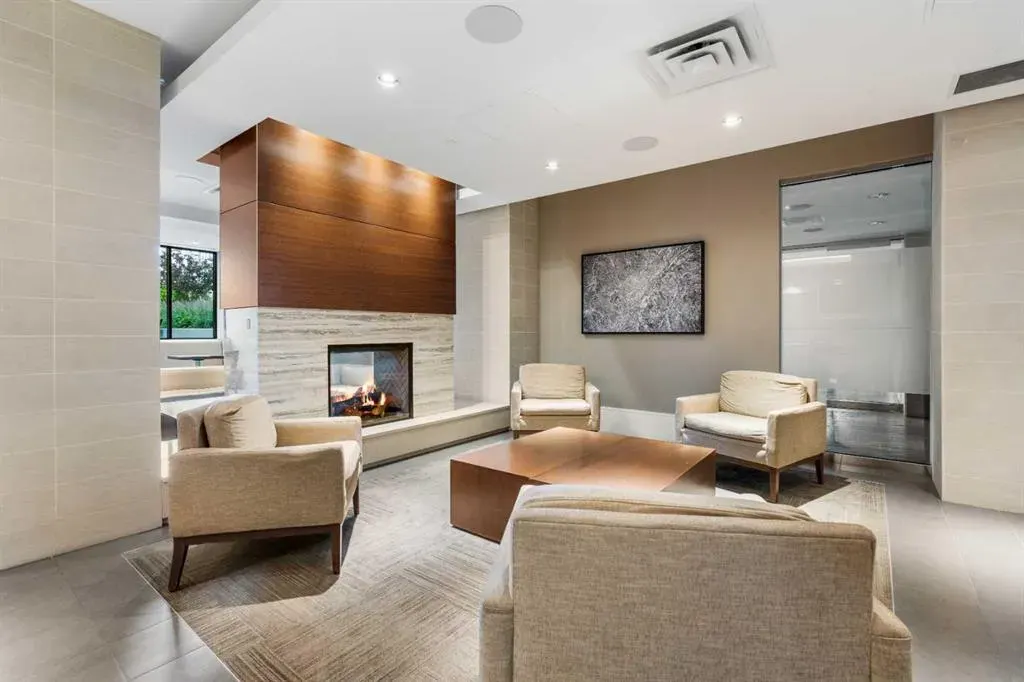 128 2 Street SW, #102
