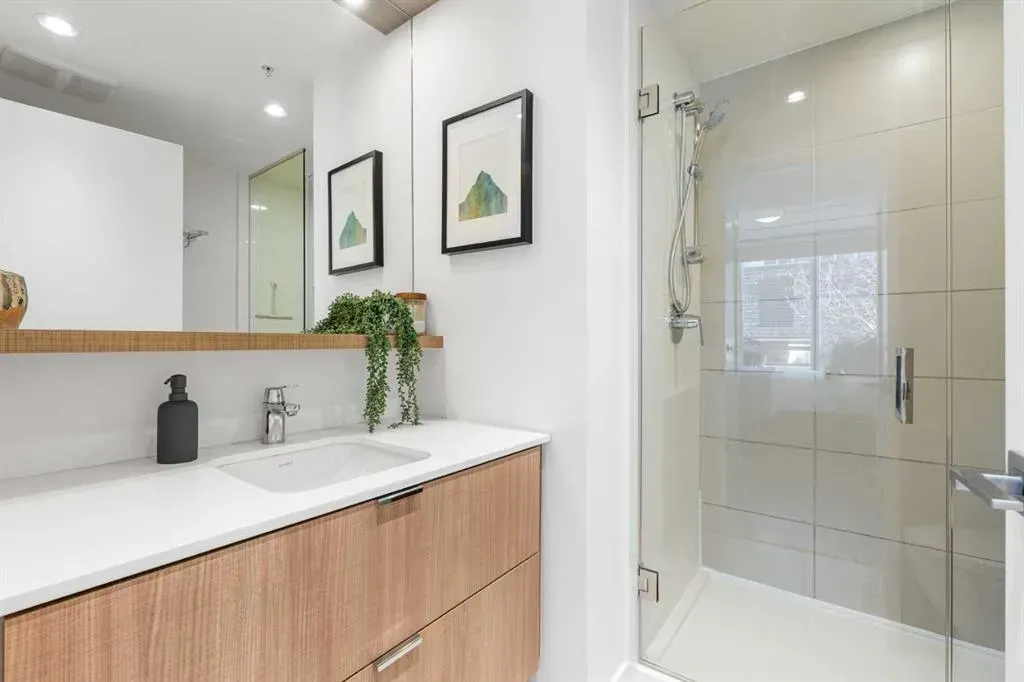 128 2 Street SW, #102
