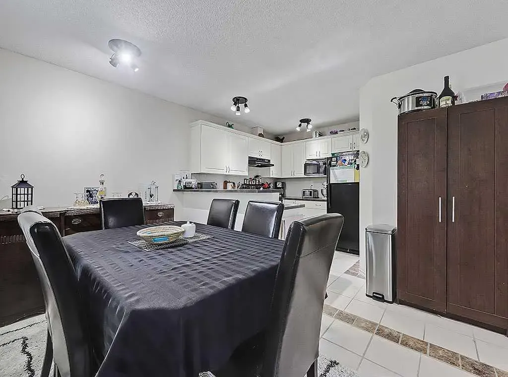 404 Prairie Sound Circle NW