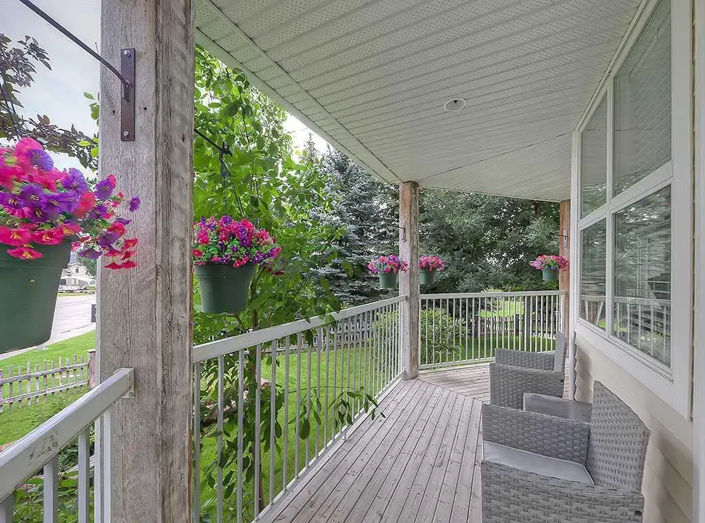 404 Prairie Sound Circle NW