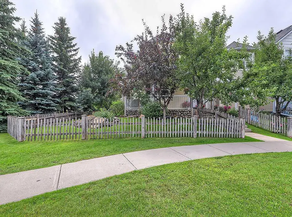 404 Prairie Sound Circle NW