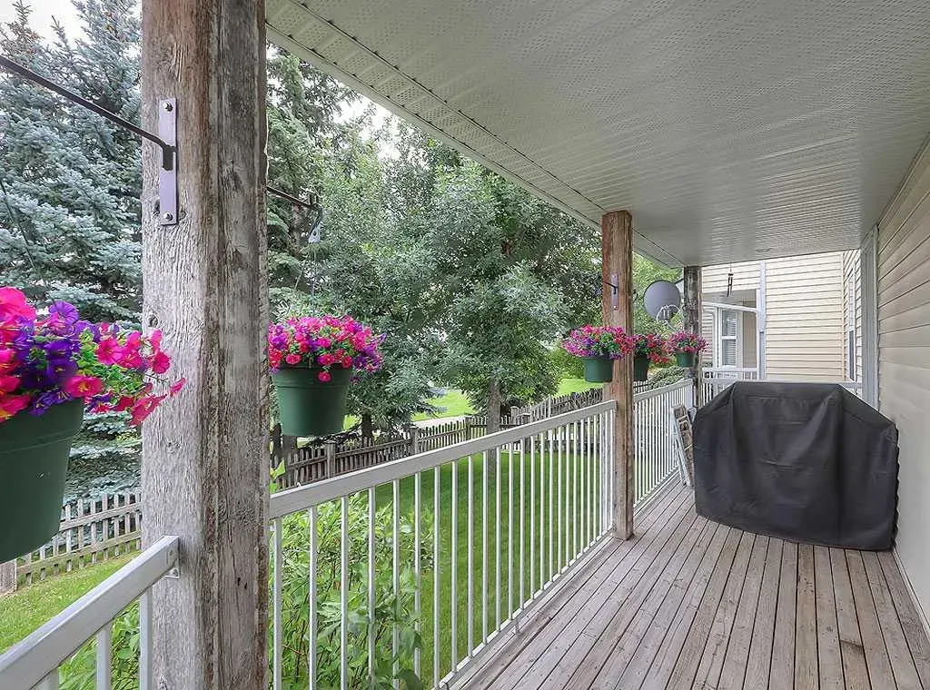 404 Prairie Sound Circle NW