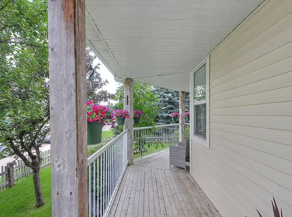 404 Prairie Sound Circle NW