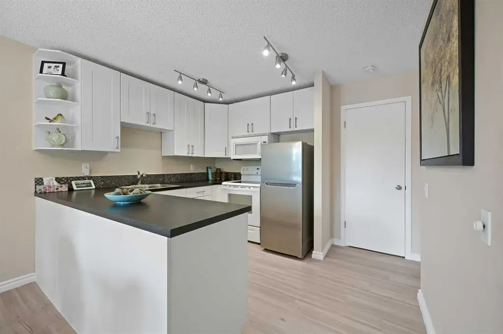 2323 Oakmoor Drive SW, #27