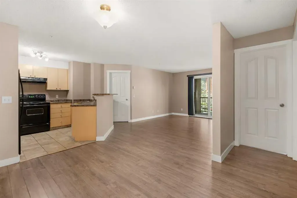 304 Mackenzie Way SW, #8225