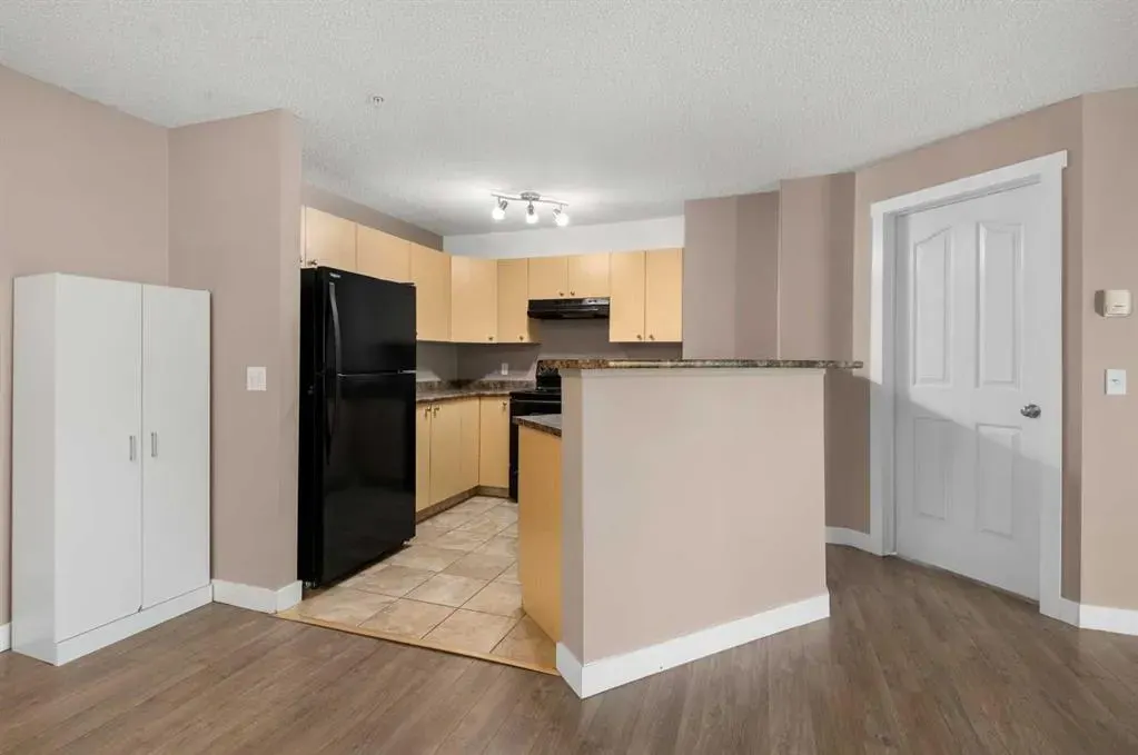 304 Mackenzie Way SW, #8225