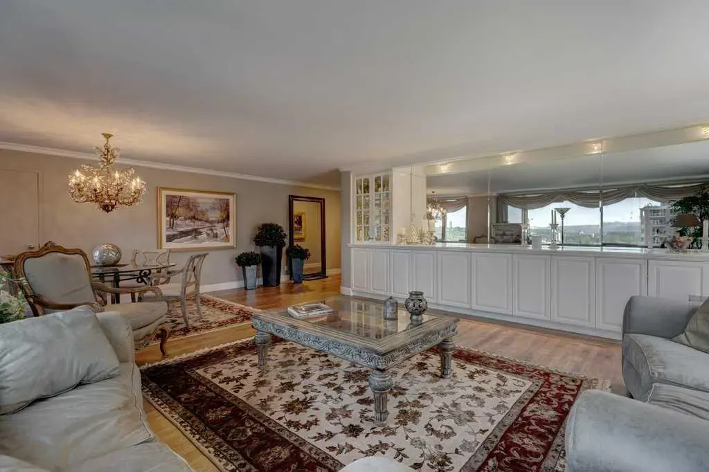 500 Eau Claire Avenue SW, #1102D