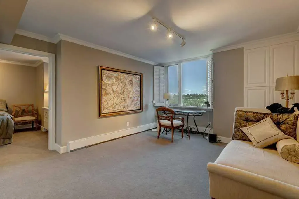 500 Eau Claire Avenue SW, #1102D