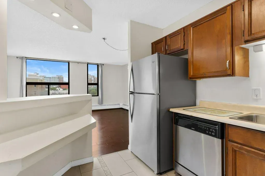 1202 13 Avenue SW, #402