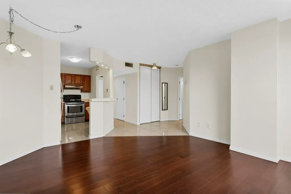 1202 13 Avenue SW, #402