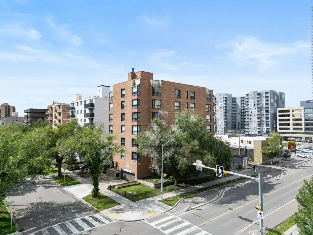 1202 13 Avenue SW, #402