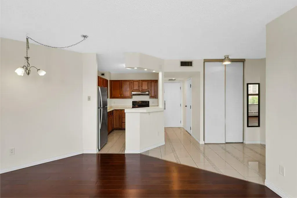 1202 13 Avenue SW, #402