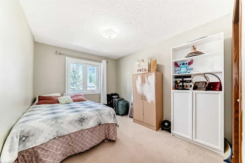 165 Shawinigan Drive SW
