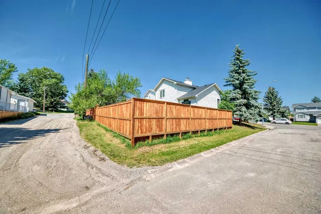 165 Shawinigan Drive SW