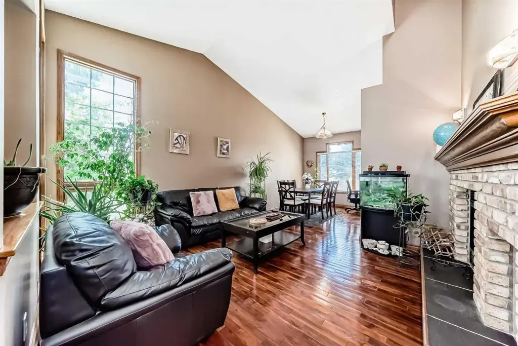 165 Shawinigan Drive SW
