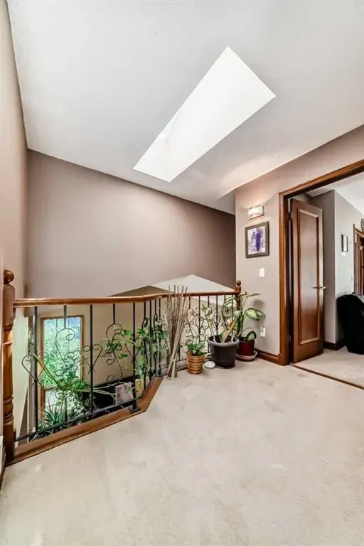 165 Shawinigan Drive SW