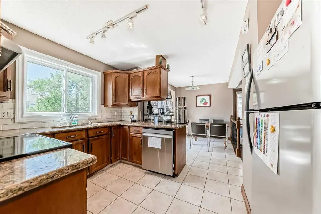 165 Shawinigan Drive SW