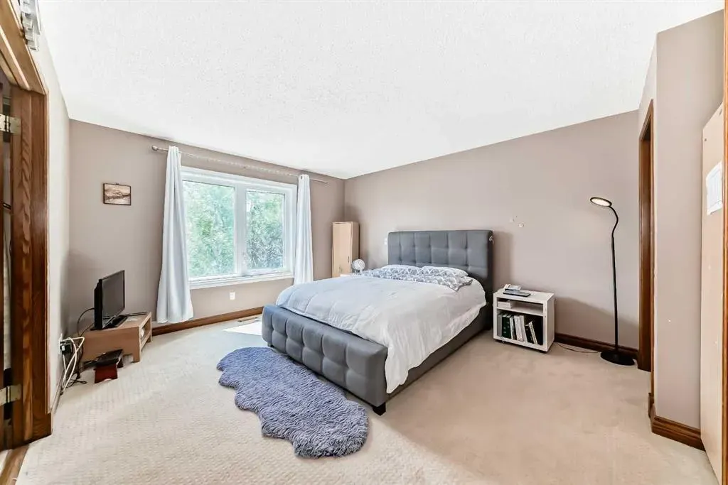165 Shawinigan Drive SW