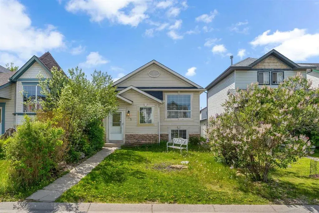 135 Hidden Way NW