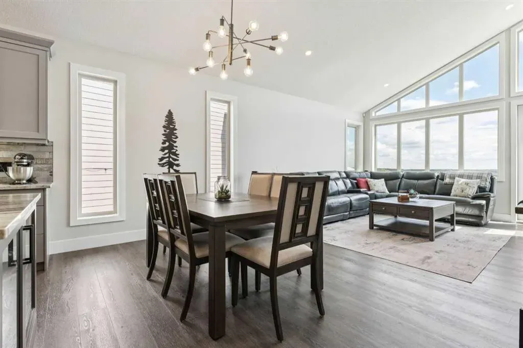 64 Walcrest View SE