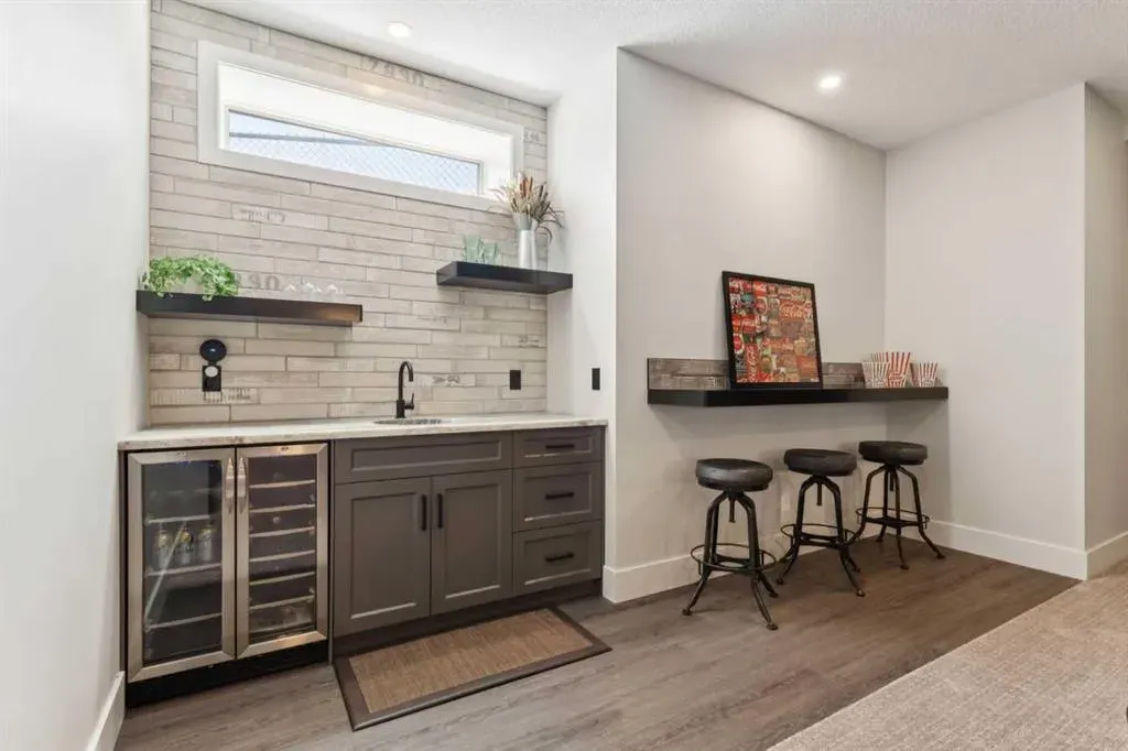 64 Walcrest View SE