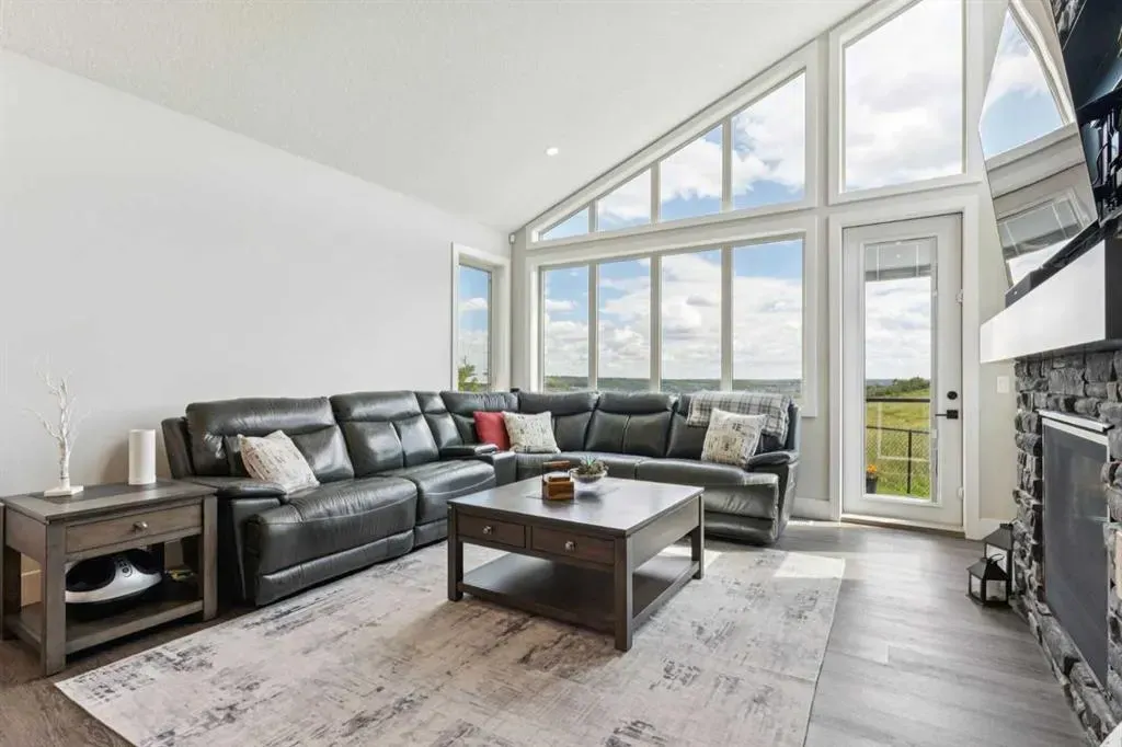 64 Walcrest View SE