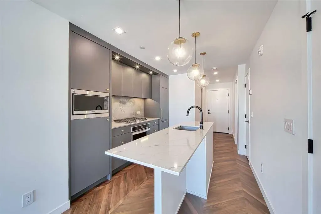 8505 Broadcast Avenue SW, #605