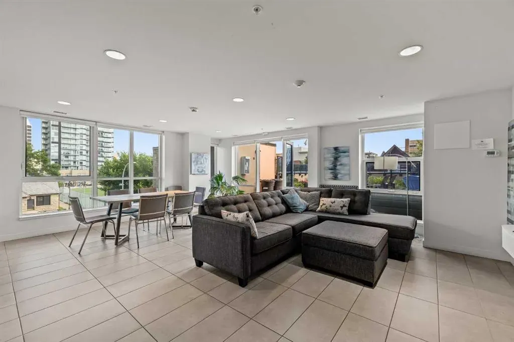 303 13 Avenue SW, #407