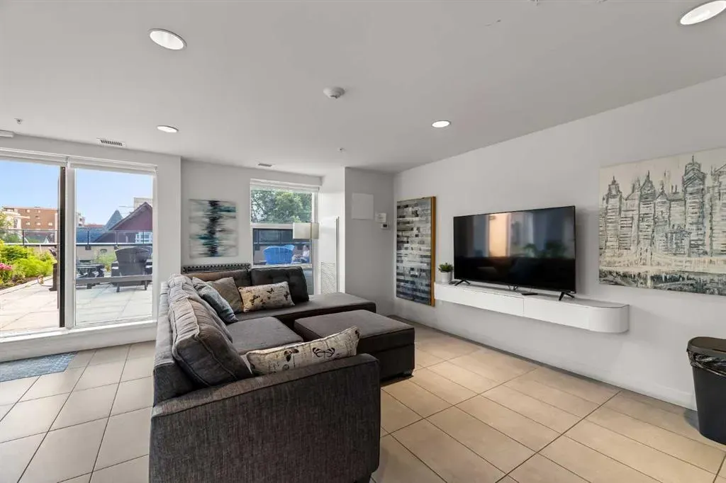 303 13 Avenue SW, #407