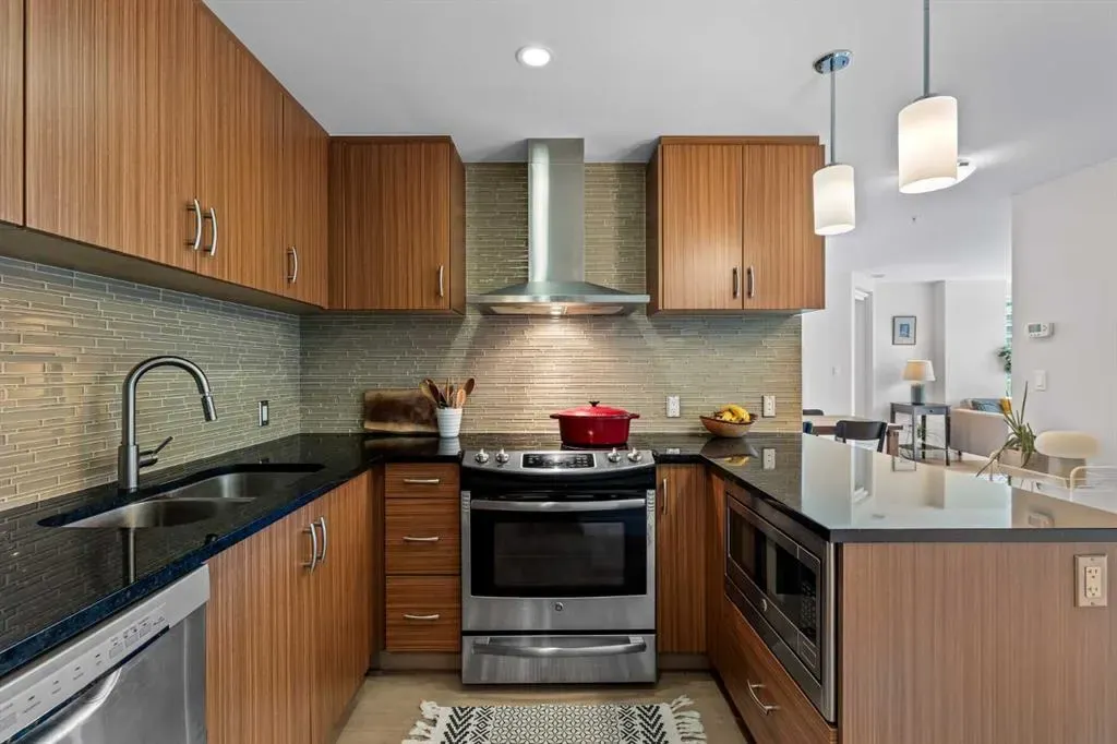 303 13 Avenue SW, #407