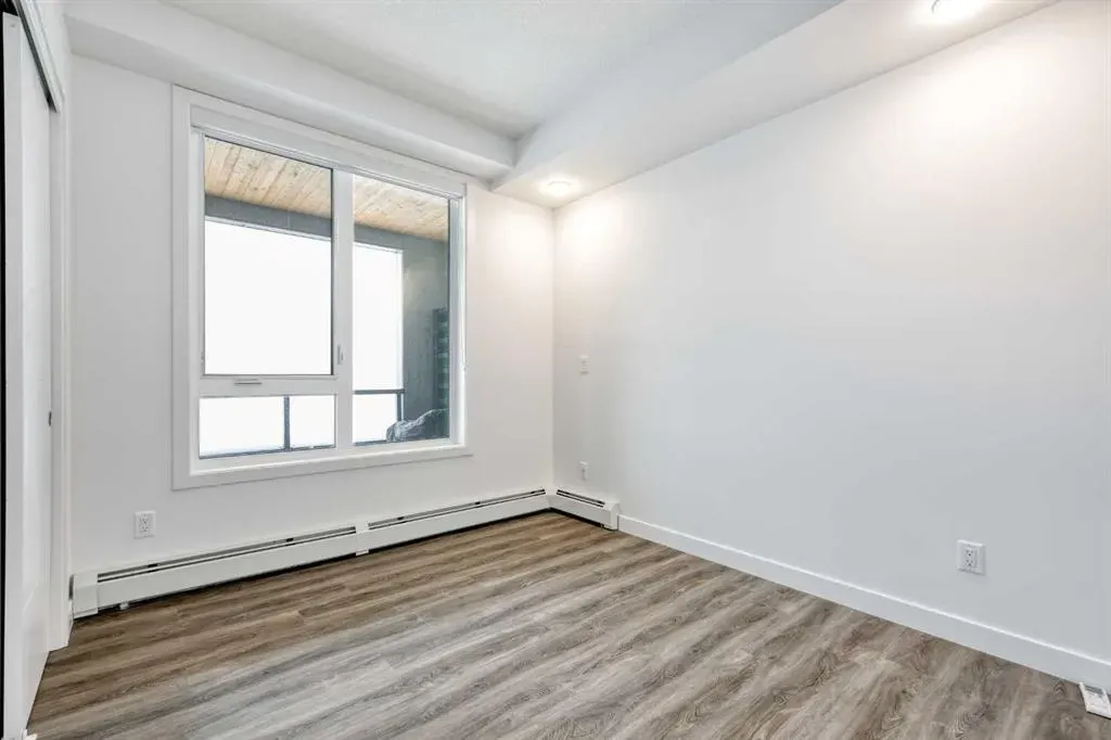 3932 University Avenue NW, #303