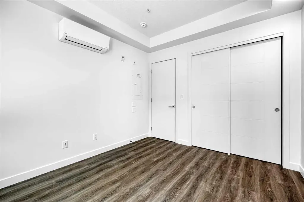3932 University Avenue NW, #303