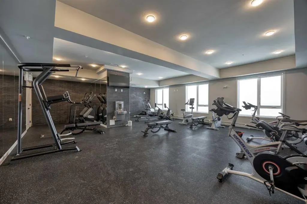 3932 University Avenue NW, #303