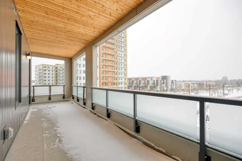 3932 University Avenue NW, #303
