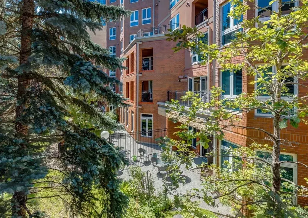 400 Eau Claire Avenue SW, #8103
