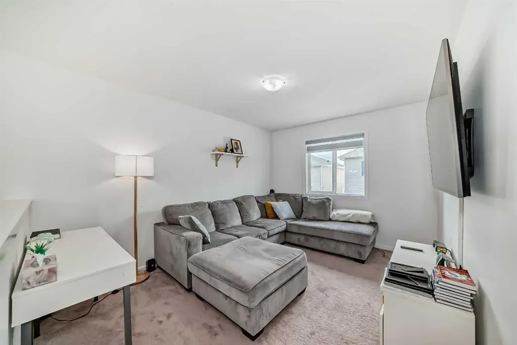 55 Carringwood Grove NW