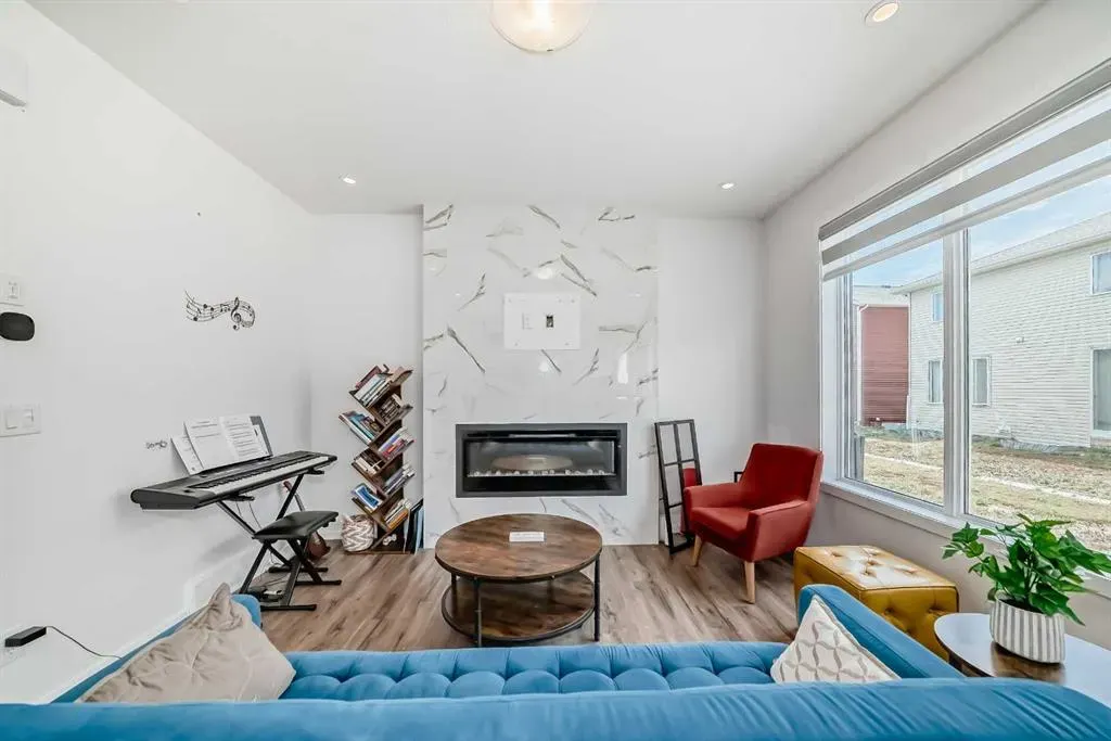 55 Carringwood Grove NW