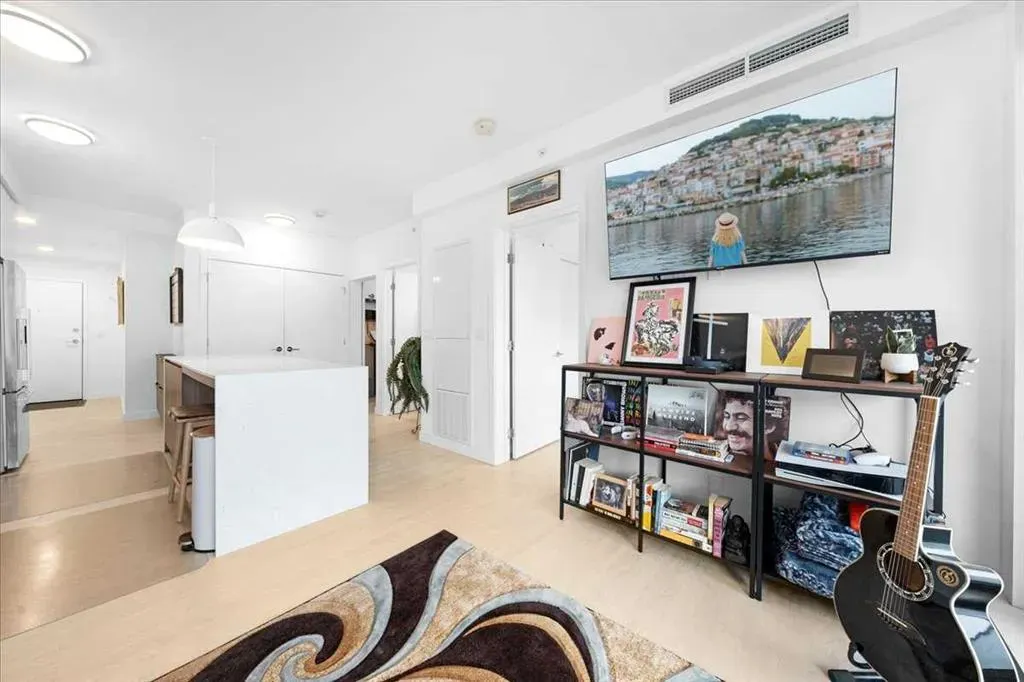 327 9A Street NW, #310