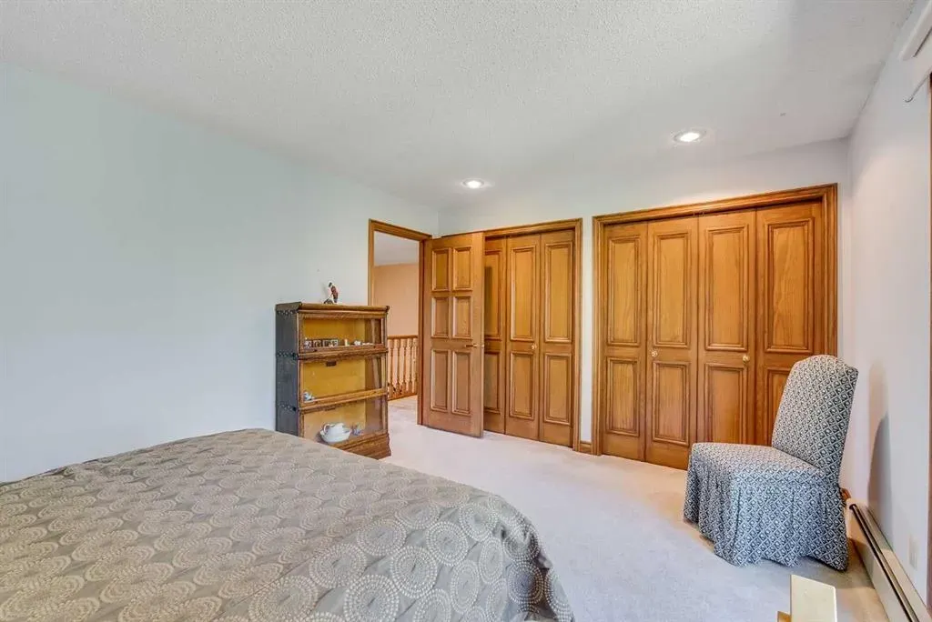 279 Canterville Drive SW