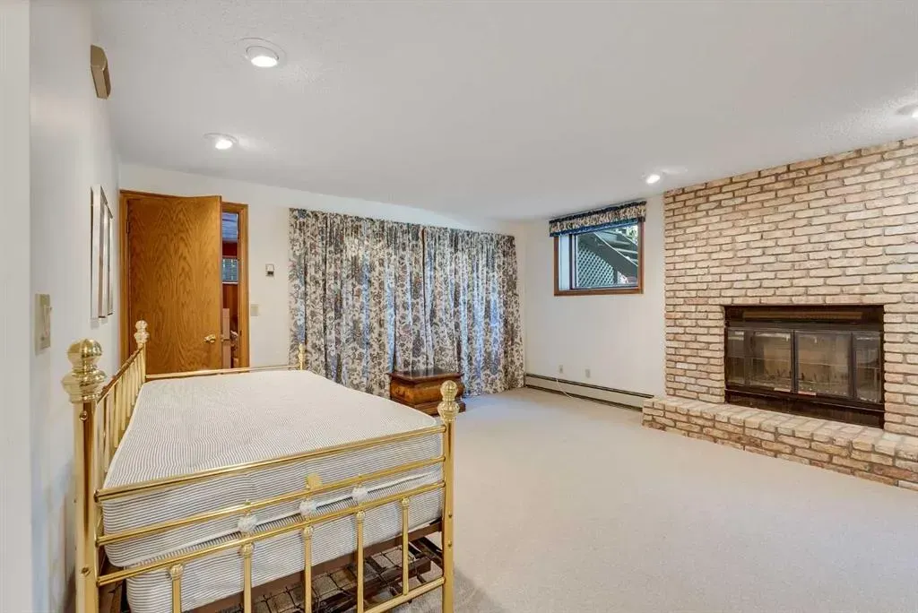 279 Canterville Drive SW