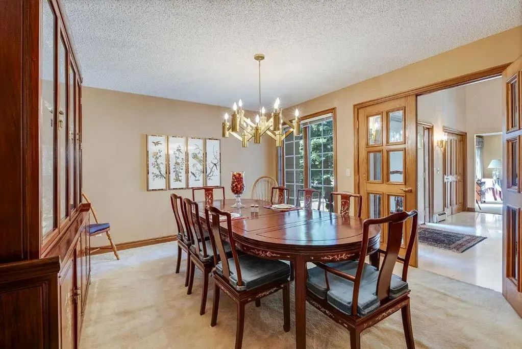 279 Canterville Drive SW
