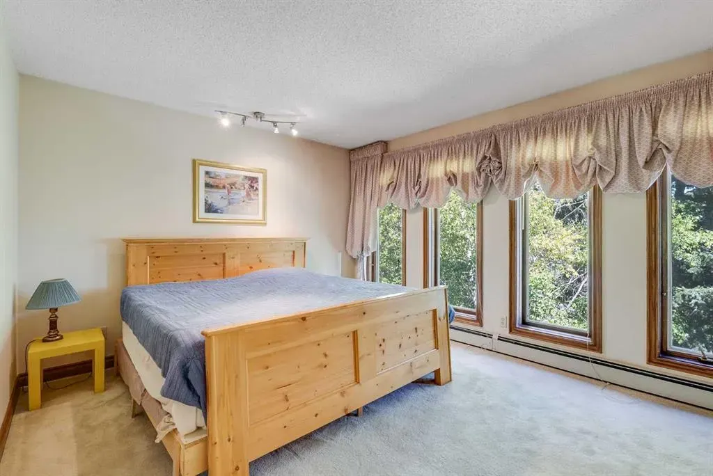 279 Canterville Drive SW