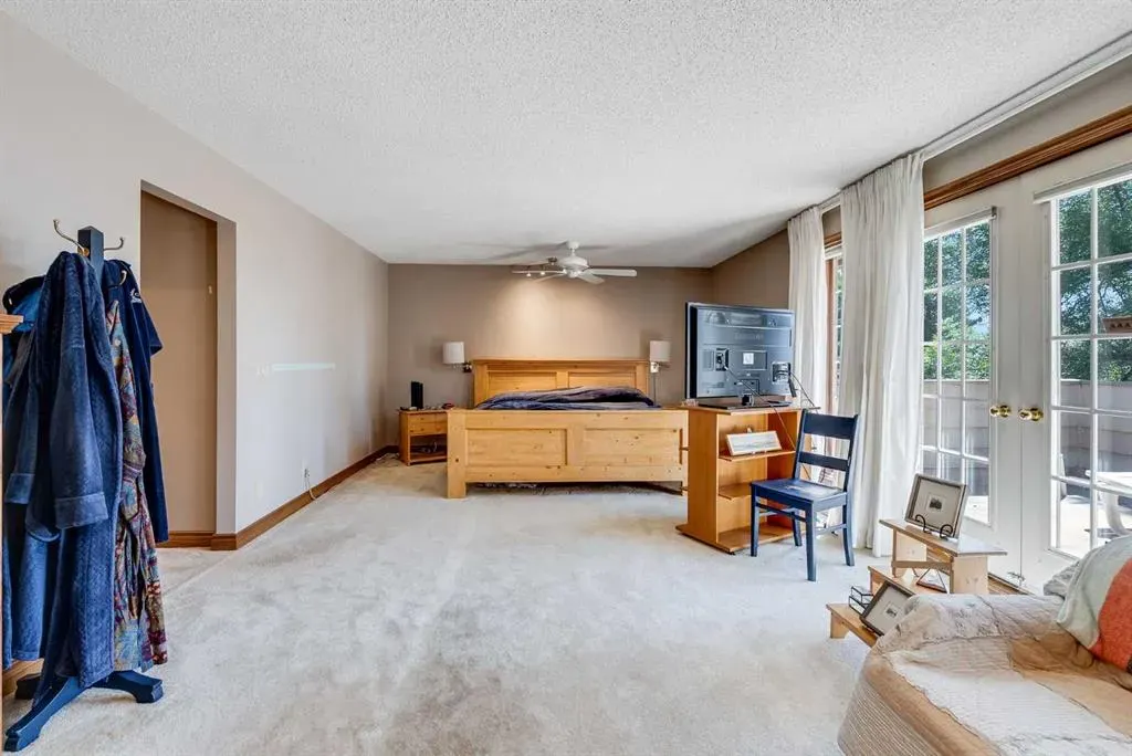279 Canterville Drive SW