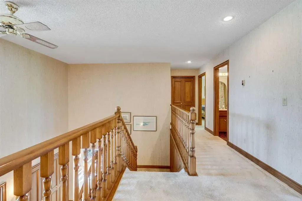 279 Canterville Drive SW