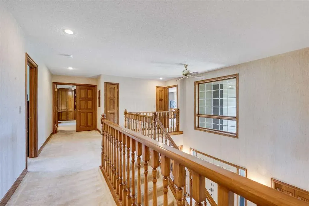 279 Canterville Drive SW