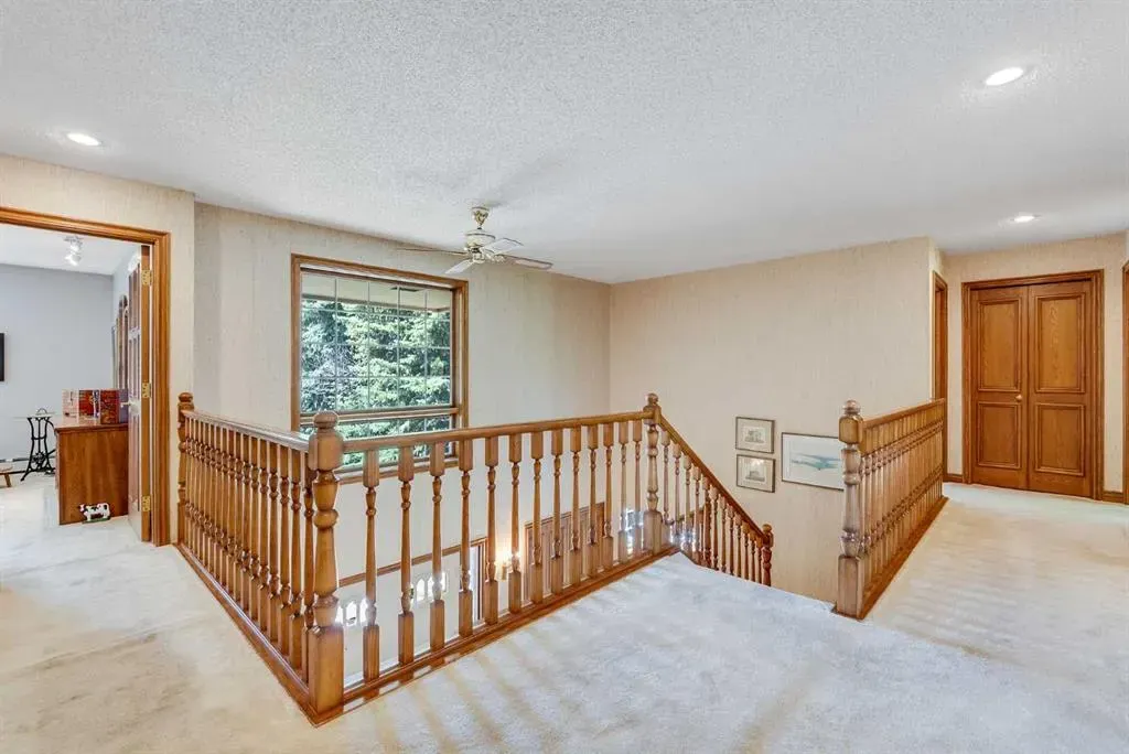 279 Canterville Drive SW