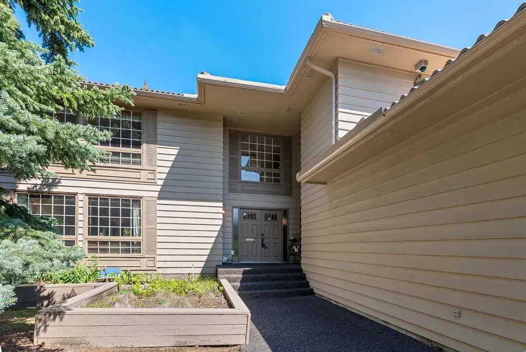 279 Canterville Drive SW